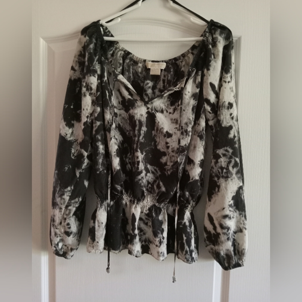 Michael Kors Tie Dye Silk V notch neck tie blouse
